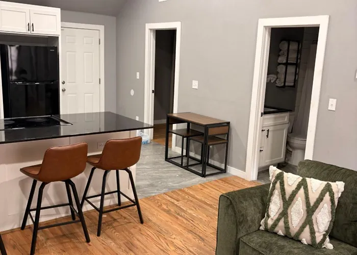 Jade In Beautiful Holiday home Tulsa